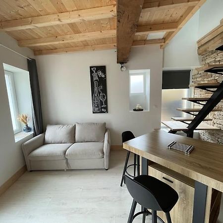 Charmante Maison De Village Viré Eksteriør billede