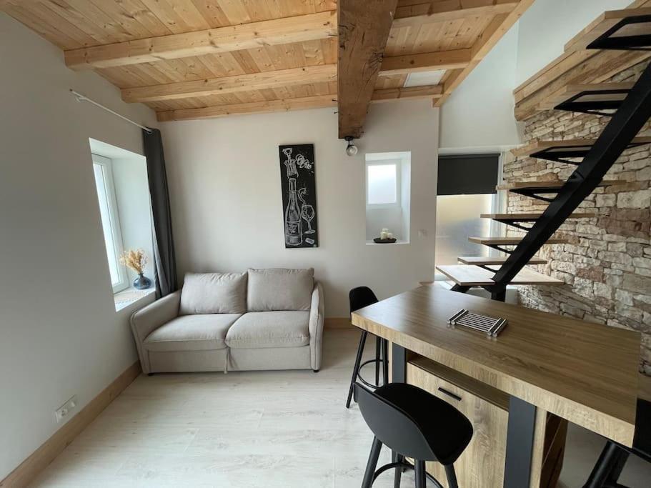 Charmante Maison De Village Viré Eksteriør billede