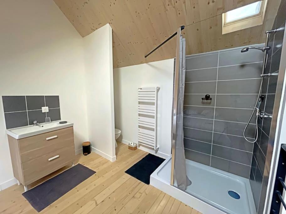 Charmante Maison De Village Viré Eksteriør billede